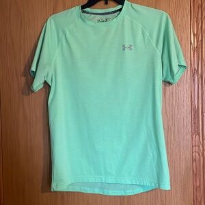 Men’s Under Armor short sleeve athletic shirt